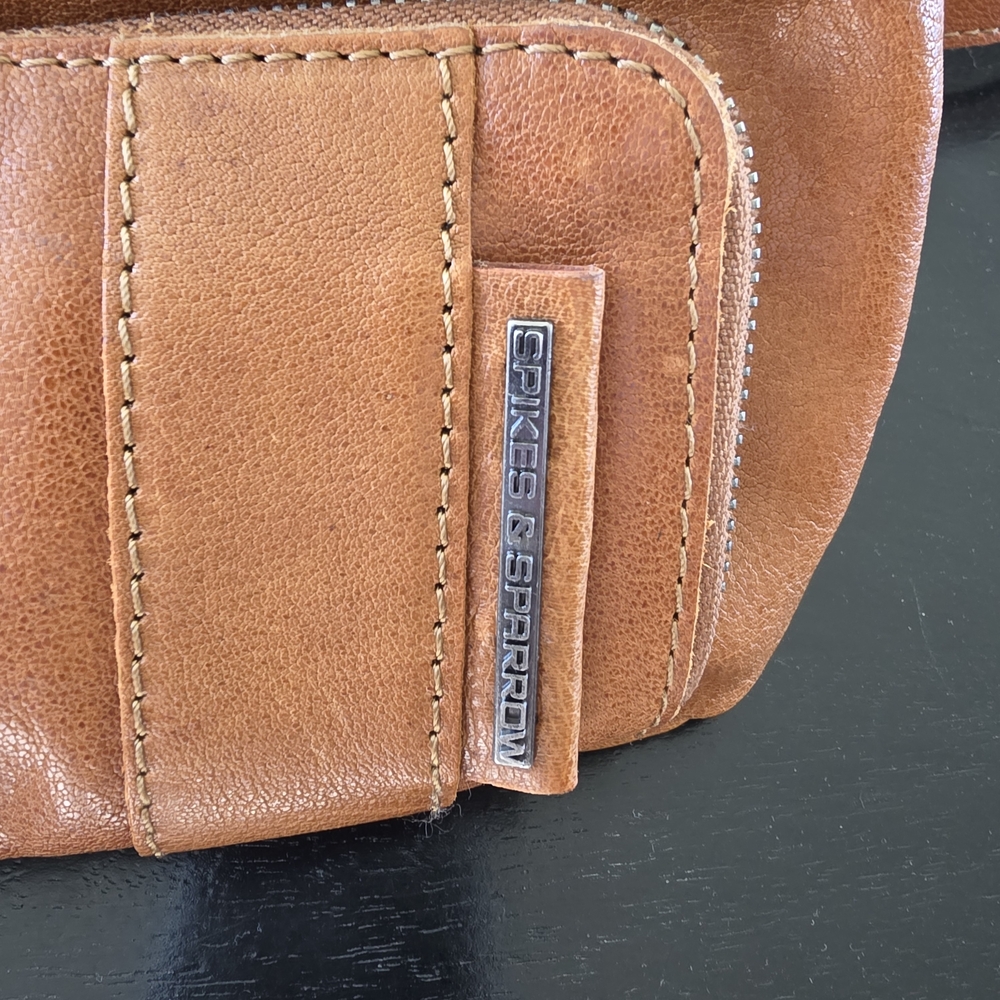 Spikes & Sparrow Fanny Pack - LIKE NEW! - Picture 2 of 4